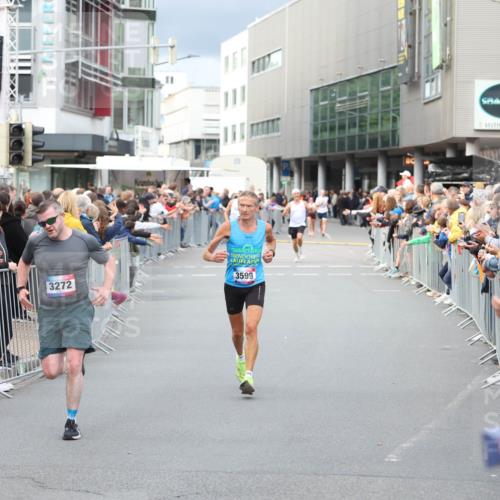 12.06.2026 - Holstenköstenlauf Andreas Tolksdorf http://msf.ph/oto/9746623 12.06.2026 19:45:07 Laufen 3272, 3599 meine-sportfotos.de