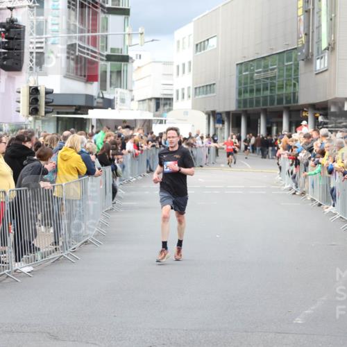 12.06.2026 - Holstenköstenlauf Andreas Tolksdorf http://msf.ph/oto/9746642 12.06.2026 19:45:41 Laufen  meine-sportfotos.de