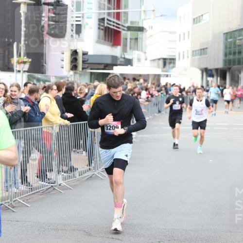 12.06.2026 - Holstenköstenlauf Andreas Tolksdorf http://msf.ph/oto/9746700 12.06.2026 19:46:52 Laufen 4192, 3209 meine-sportfotos.de