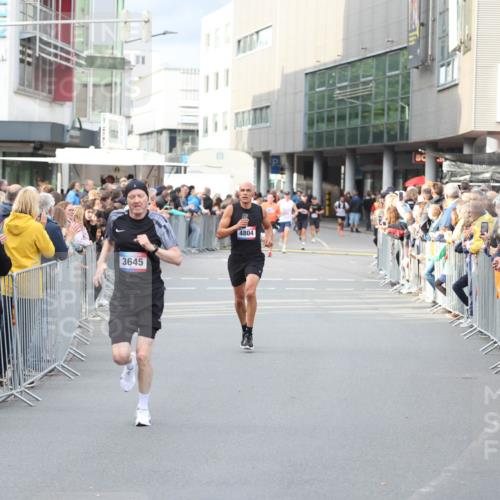 12.06.2026 - Holstenköstenlauf Andreas Tolksdorf http://msf.ph/oto/9746741 12.06.2026 19:47:25 Laufen 3645, 4804 meine-sportfotos.de