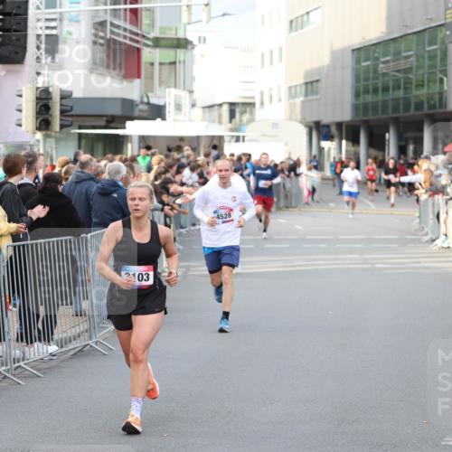 12.06.2026 - Holstenköstenlauf Andreas Tolksdorf http://msf.ph/oto/9746780 12.06.2026 19:48:08 Laufen 2103, 4528 meine-sportfotos.de