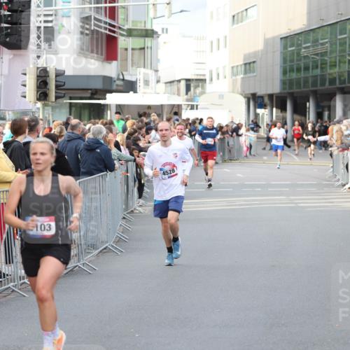 12.06.2026 - Holstenköstenlauf Andreas Tolksdorf http://msf.ph/oto/9746782 12.06.2026 19:48:09 Laufen 103, 4528 meine-sportfotos.de
