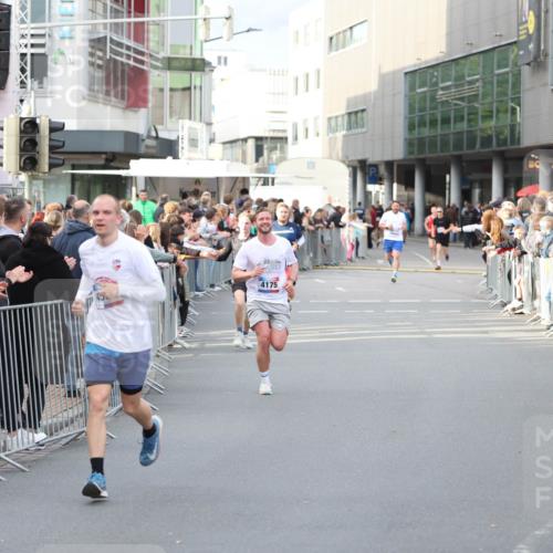 12.06.2026 - Holstenköstenlauf Andreas Tolksdorf http://msf.ph/oto/9746783 12.06.2026 19:48:10 Laufen 4175 meine-sportfotos.de
