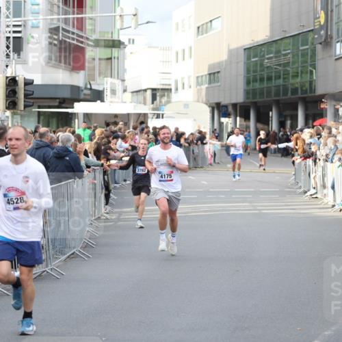 12.06.2026 - Holstenköstenlauf Andreas Tolksdorf http://msf.ph/oto/9746785 12.06.2026 19:48:10 Laufen 4528, 3782, 4175 meine-sportfotos.de