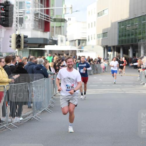 12.06.2026 - Holstenköstenlauf Andreas Tolksdorf http://msf.ph/oto/9746788 12.06.2026 19:48:12 Laufen 4175, 3490 meine-sportfotos.de