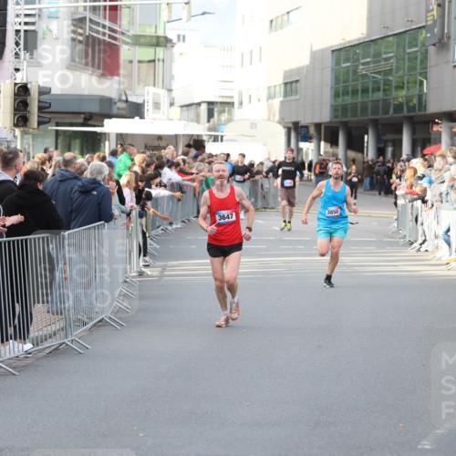 12.06.2026 - Holstenköstenlauf Andreas Tolksdorf http://msf.ph/oto/9746807 12.06.2026 19:48:26 Laufen 3647, 3850 meine-sportfotos.de