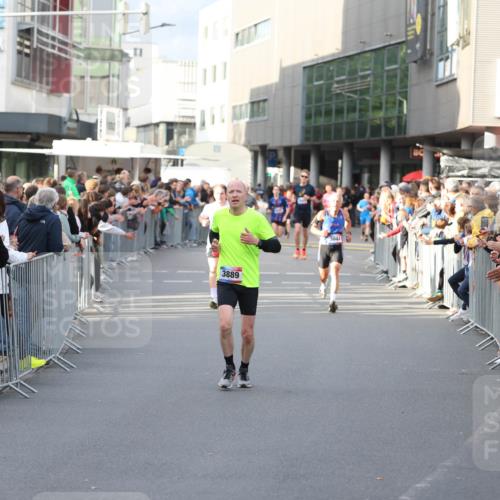 12.06.2026 - Holstenköstenlauf Andreas Tolksdorf http://msf.ph/oto/9746825 12.06.2026 19:48:49 Laufen 3889, 3044 meine-sportfotos.de