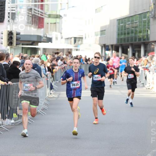 12.06.2026 - Holstenköstenlauf Andreas Tolksdorf http://msf.ph/oto/9746838 12.06.2026 19:48:56 Laufen 393, 3935, 3693, 3533 meine-sportfotos.de