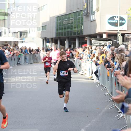12.06.2026 - Holstenköstenlauf Andreas Tolksdorf http://msf.ph/oto/9746842 12.06.2026 19:48:58 Laufen 3692, 3757, 3533 meine-sportfotos.de