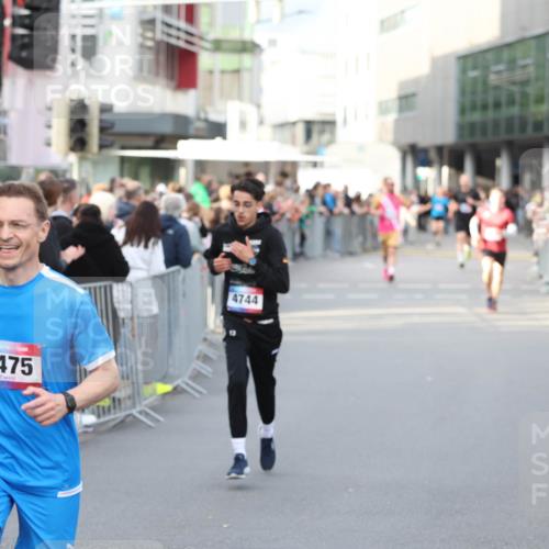 12.06.2026 - Holstenköstenlauf Andreas Tolksdorf http://msf.ph/oto/9746854 12.06.2026 19:49:06 Laufen 3475, 4744 meine-sportfotos.de