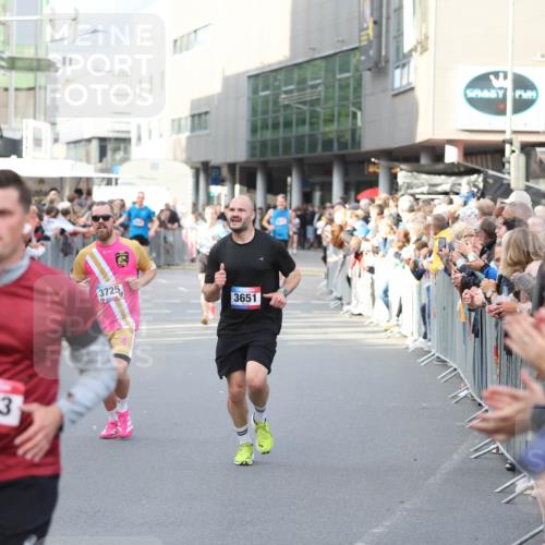 12.06.2026 - Holstenköstenlauf Andreas Tolksdorf http://msf.ph/oto/9746865 12.06.2026 19:49:13 Laufen 293, 3725, 3651 meine-sportfotos.de