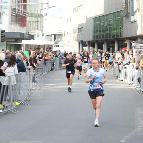 12.06.2026 - Holstenköstenlauf Andreas Tolksdorf http://msf.ph/oto/9746893 12.06.2026 19:49:33 Laufen 4676, 3243, 3875 meine-sportfotos.de