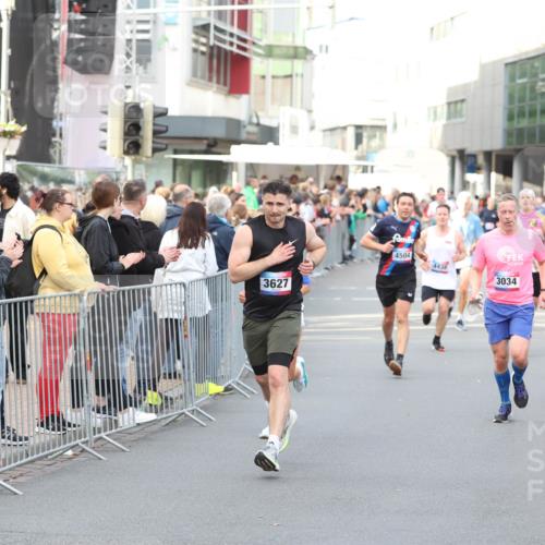 12.06.2026 - Holstenköstenlauf Andreas Tolksdorf http://msf.ph/oto/9746913 12.06.2026 19:49:44 Laufen 3627, 4504, 4438, 2030, 3034, 3501 meine-sportfotos.de