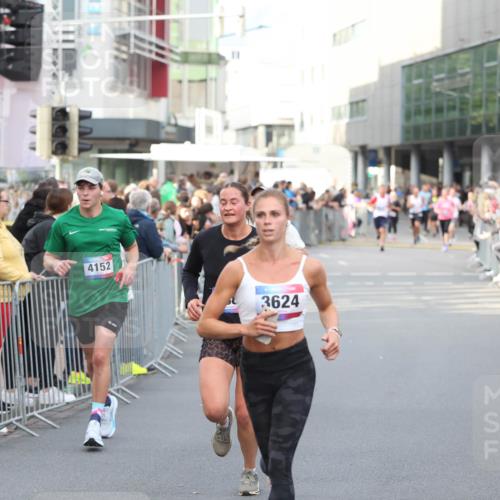 12.06.2026 - Holstenköstenlauf Andreas Tolksdorf http://msf.ph/oto/9746937 12.06.2026 19:50:05 Laufen 4152, 3624 meine-sportfotos.de