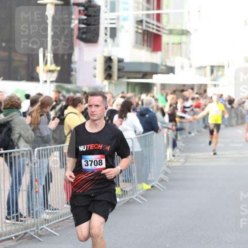 12.06.2026 - Holstenköstenlauf Andreas Tolksdorf http://msf.ph/oto/9746959 12.06.2026 19:50:27 Laufen 43, 3708 meine-sportfotos.de