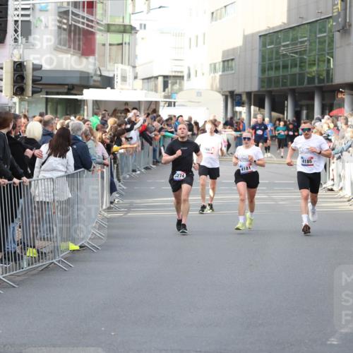 12.06.2026 - Holstenköstenlauf Andreas Tolksdorf http://msf.ph/oto/9746981 12.06.2026 19:50:50 Laufen 274, 4661, 4181, 4185 meine-sportfotos.de