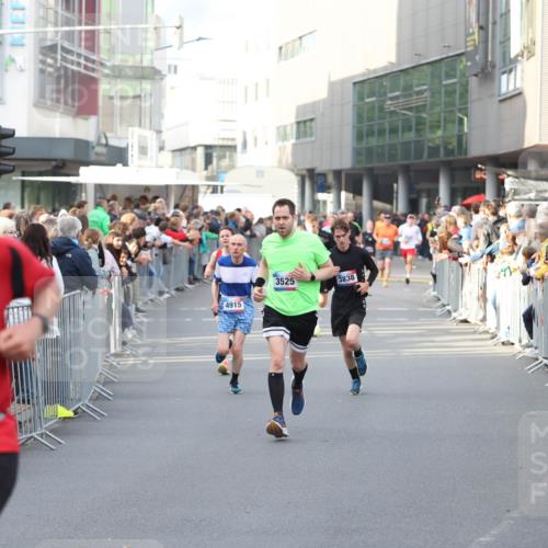 12.06.2026 - Holstenköstenlauf Andreas Tolksdorf http://msf.ph/oto/9747013 12.06.2026 19:51:14 Laufen 4602, 4915, 3525, 3838 meine-sportfotos.de