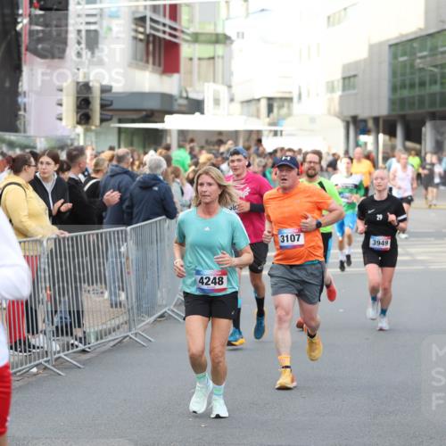 12.06.2026 - Holstenköstenlauf Andreas Tolksdorf http://msf.ph/oto/9747031 12.06.2026 19:51:25 Laufen 4248, 4536, 3107, 3949 meine-sportfotos.de