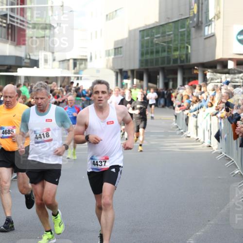 12.06.2026 - Holstenköstenlauf Andreas Tolksdorf http://msf.ph/oto/9747050 12.06.2026 19:51:33 Laufen 4685, 4418, 4437 meine-sportfotos.de