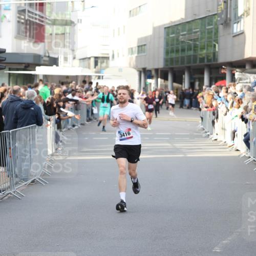 12.06.2026 - Holstenköstenlauf Andreas Tolksdorf http://msf.ph/oto/9747073 12.06.2026 19:51:45 Laufen 3416 meine-sportfotos.de