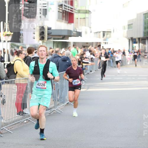 12.06.2026 - Holstenköstenlauf Andreas Tolksdorf http://msf.ph/oto/9747079 12.06.2026 19:51:53 Laufen 4226, 4720 meine-sportfotos.de