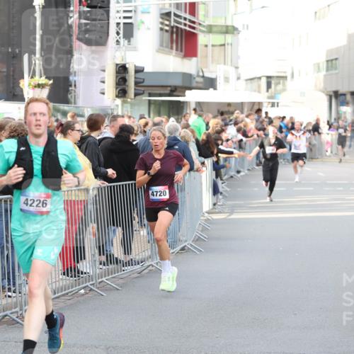 12.06.2026 - Holstenköstenlauf Andreas Tolksdorf http://msf.ph/oto/9747081 12.06.2026 19:51:53 Laufen 126, 10, 4226, 4720 meine-sportfotos.de