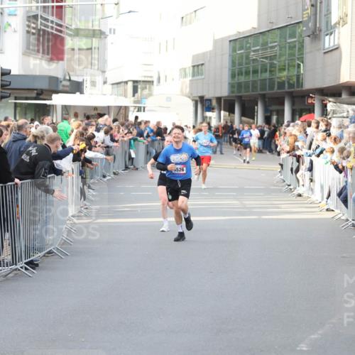 12.06.2026 - Holstenköstenlauf Andreas Tolksdorf http://msf.ph/oto/9747095 12.06.2026 19:52:10 Laufen 5526 meine-sportfotos.de