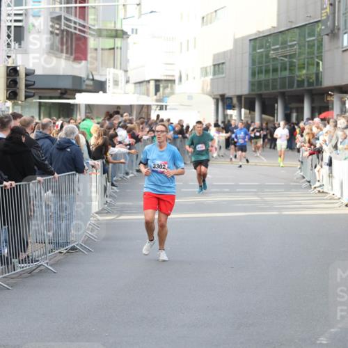 12.06.2026 - Holstenköstenlauf Andreas Tolksdorf http://msf.ph/oto/9747104 12.06.2026 19:52:15 Laufen 3302 meine-sportfotos.de