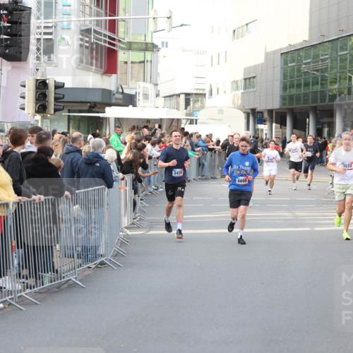 12.06.2026 - Holstenköstenlauf Andreas Tolksdorf http://msf.ph/oto/9747112 12.06.2026 19:52:26 Laufen 3429, 4895, 4761, 714, 3522 meine-sportfotos.de