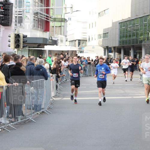 12.06.2026 - Holstenköstenlauf Andreas Tolksdorf http://msf.ph/oto/9747113 12.06.2026 19:52:26 Laufen 3429, 71, 4895 meine-sportfotos.de