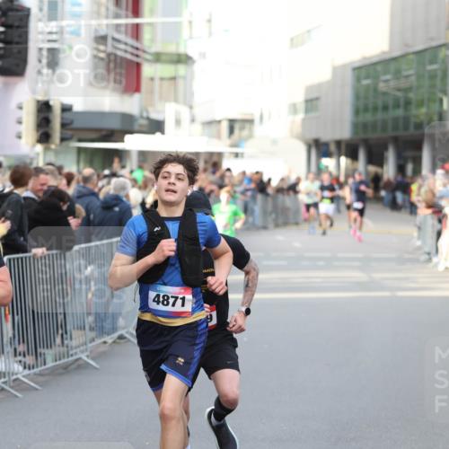 12.06.2026 - Holstenköstenlauf Andreas Tolksdorf http://msf.ph/oto/9747136 12.06.2026 19:52:45 Laufen 4440, 4871 meine-sportfotos.de