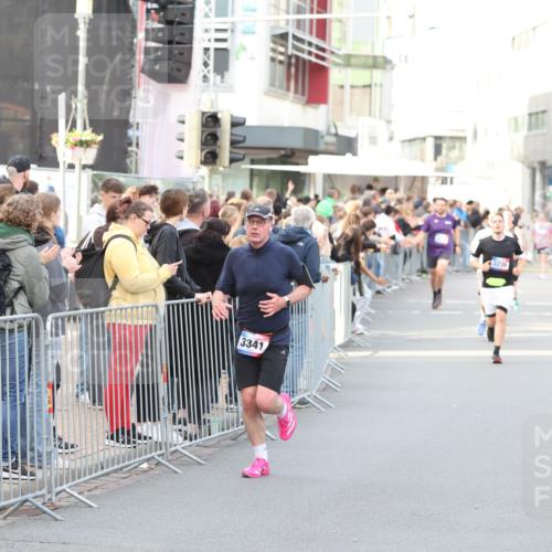 12.06.2026 - Holstenköstenlauf Andreas Tolksdorf http://msf.ph/oto/9747142 12.06.2026 19:52:52 Laufen 3341, 3236 meine-sportfotos.de