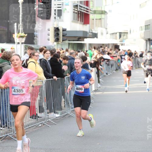 12.06.2026 - Holstenköstenlauf Andreas Tolksdorf http://msf.ph/oto/9747165 12.06.2026 19:53:11 Laufen 14, 11, 2030, 4385, 4699 meine-sportfotos.de