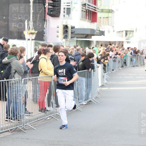 12.06.2026 - Holstenköstenlauf Andreas Tolksdorf http://msf.ph/oto/9747175 12.06.2026 19:53:18 Laufen 14, 11, 26, 3758 meine-sportfotos.de