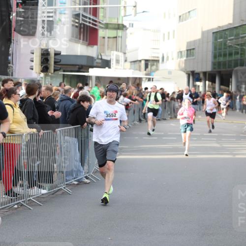 12.06.2026 - Holstenköstenlauf Andreas Tolksdorf http://msf.ph/oto/9747198 12.06.2026 19:53:39 Laufen 4469, 3552 meine-sportfotos.de