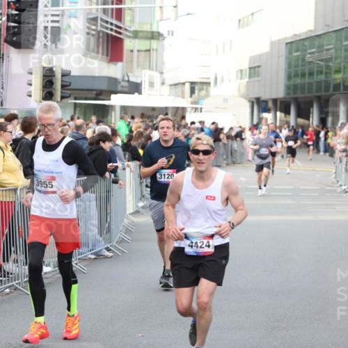 12.06.2026 - Holstenköstenlauf Andreas Tolksdorf http://msf.ph/oto/9747212 12.06.2026 19:53:49 Laufen 3955, 3120, 4424 meine-sportfotos.de