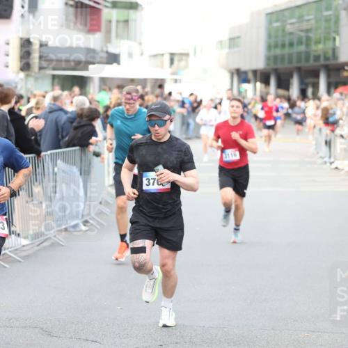12.06.2026 - Holstenköstenlauf Andreas Tolksdorf http://msf.ph/oto/9747218 12.06.2026 19:53:59 Laufen 4583, 37, 3116 meine-sportfotos.de