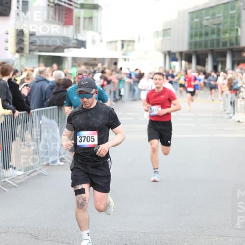 12.06.2026 - Holstenköstenlauf Andreas Tolksdorf http://msf.ph/oto/9747219 12.06.2026 19:54:00 Laufen 4583, 3705, 3116 meine-sportfotos.de