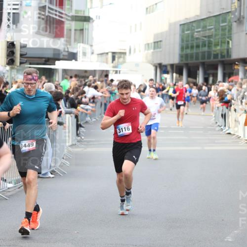 12.06.2026 - Holstenköstenlauf Andreas Tolksdorf http://msf.ph/oto/9747221 12.06.2026 19:54:01 Laufen 3705, 3449, 3116 meine-sportfotos.de