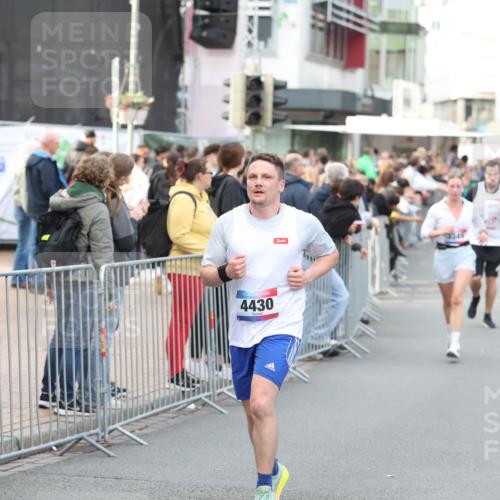 12.06.2026 - Holstenköstenlauf Andreas Tolksdorf http://msf.ph/oto/9747222 12.06.2026 19:54:05 Laufen 11, 26, 4430 meine-sportfotos.de