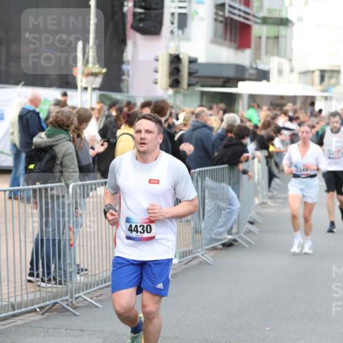 12.06.2026 - Holstenköstenlauf Andreas Tolksdorf http://msf.ph/oto/9747223 12.06.2026 19:54:05 Laufen 11, 26, 4430 meine-sportfotos.de