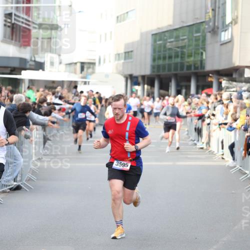 12.06.2026 - Holstenköstenlauf Andreas Tolksdorf http://msf.ph/oto/9747228 12.06.2026 19:54:08 Laufen 4417, 3595 meine-sportfotos.de