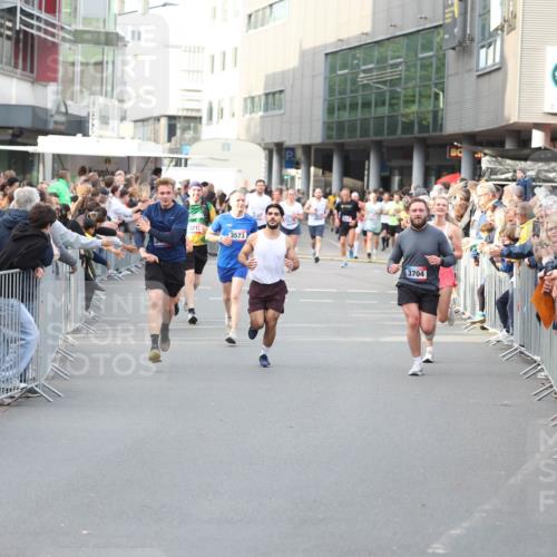 12.06.2026 - Holstenköstenlauf Andreas Tolksdorf http://msf.ph/oto/9747231 12.06.2026 19:54:11 Laufen 3215, 3573, 3704 meine-sportfotos.de