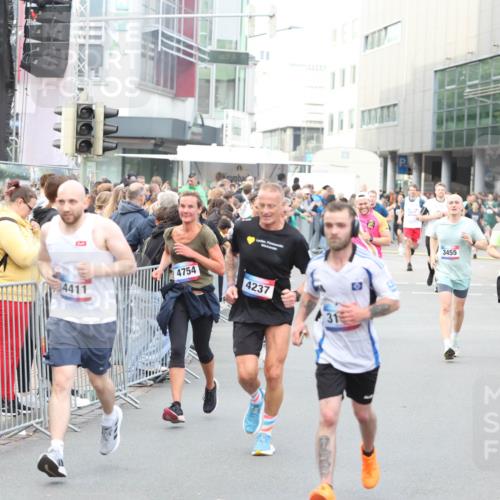 12.06.2026 - Holstenköstenlauf Andreas Tolksdorf http://msf.ph/oto/9747245 12.06.2026 19:54:23 Laufen 4411, 4754, 4237, 31, 3455, 3095 meine-sportfotos.de