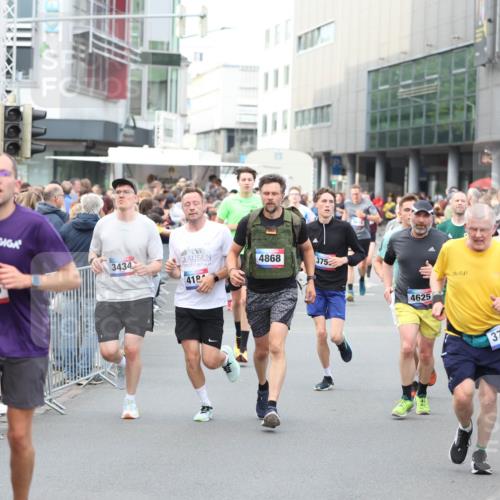 12.06.2026 - Holstenköstenlauf Andreas Tolksdorf http://msf.ph/oto/9747263 12.06.2026 19:54:39 Laufen 3434, 418, 4868, 375, 4225, 4625, 3755 meine-sportfotos.de