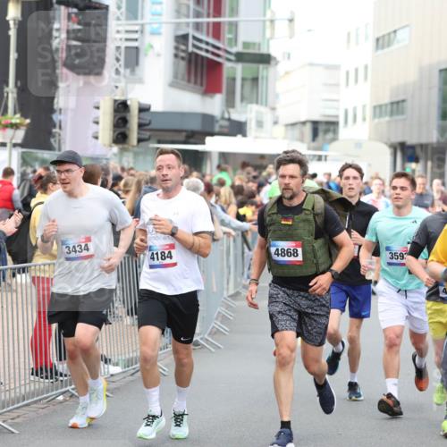 12.06.2026 - Holstenköstenlauf Andreas Tolksdorf http://msf.ph/oto/9747266 12.06.2026 19:54:40 Laufen 3434, 4184, 4868, 359, 3755 meine-sportfotos.de