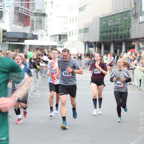 12.06.2026 - Holstenköstenlauf Andreas Tolksdorf http://msf.ph/oto/9747272 12.06.2026 19:54:44 Laufen 3147, 36, 3733, 3973, 3615, 4869 meine-sportfotos.de
