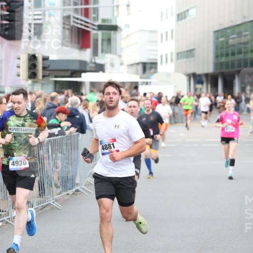 12.06.2026 - Holstenköstenlauf Andreas Tolksdorf http://msf.ph/oto/9747297 12.06.2026 19:55:09 Laufen 4930, 4881 meine-sportfotos.de