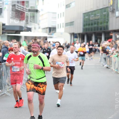 12.06.2026 - Holstenköstenlauf Andreas Tolksdorf http://msf.ph/oto/9747314 12.06.2026 19:55:20 Laufen 3187, 1212 meine-sportfotos.de