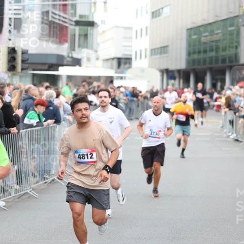 12.06.2026 - Holstenköstenlauf Andreas Tolksdorf http://msf.ph/oto/9747317 12.06.2026 19:55:22 Laufen 4812, 3730 meine-sportfotos.de